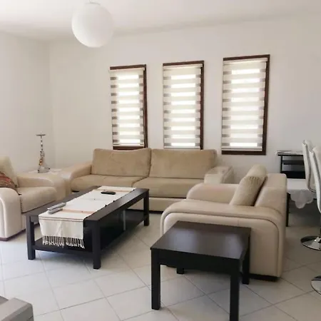 Seaview Luxury דירה *
