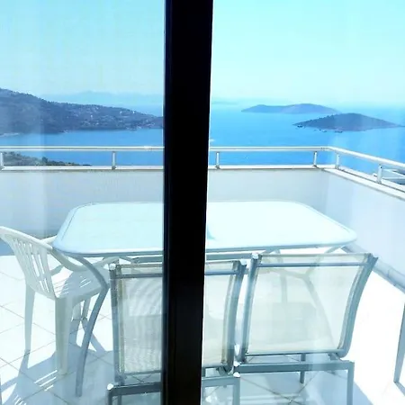 Seaview Luxury דירה
