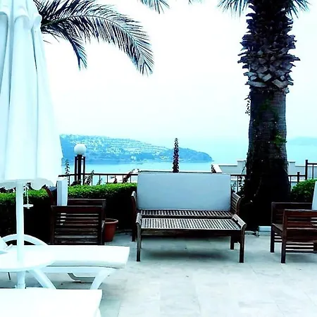 Seaview Luxury דירה